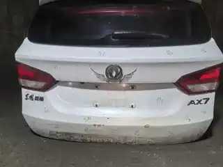 Dongfeng AX7 · Penutup but · dicat semula