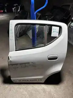 Suzuki Alto · Левая задняя дверь · повреждено