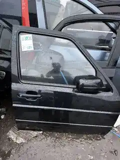 06 Jetta · Puerta delantera derecha