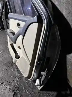 Hyundai Elantra · Modelo antigo · Porta dianteira esquerda