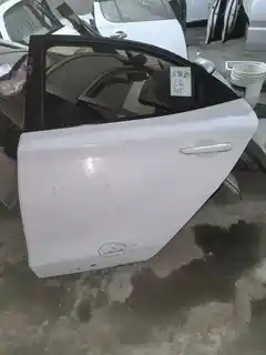 18 Hyundai Verna · ประตูหลังซ้าย · มีรอยบุบ