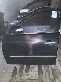 Hyundai Elantra · ម៉ូដែលចាស់ · ទ្វារមុខឆ្វេង