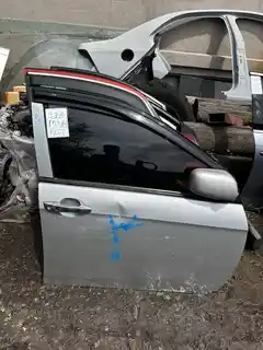 BYD L3 · Right front door · damaged