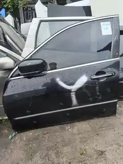 Honda Accord Gen 7 · Left front door · repainted