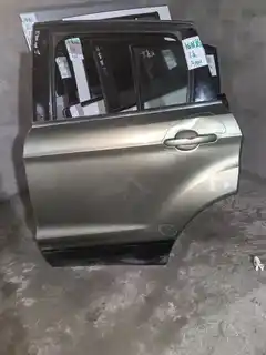福特翼虎左后门，拉手有坑，没修