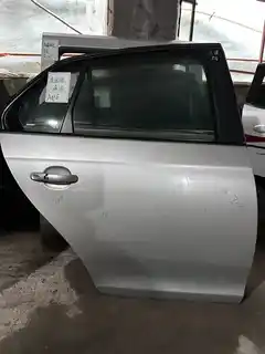 Sagitar · รุ่นเก่า · ประตูหลังขวา · ทำสีใหม่