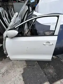 Pegas · Porta dianteira esquerda