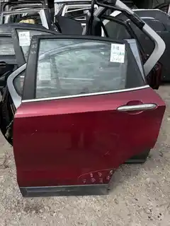 Bestune X80 · Porta traseira esquerda · repintado · danificado