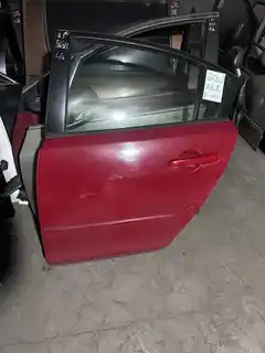 Mazda 3 · Porta traseira esquerda · repintado