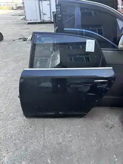 Audi A6C6 · Pintu belakang kiri