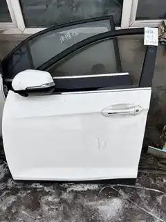 GAC Trumpchi GS5 · Puerta delantera izquierda