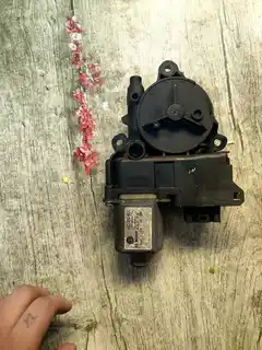 16 Sagitar · Window motor