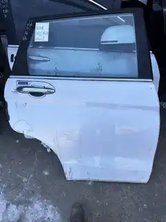 GWM M6 · Right rear door · damaged