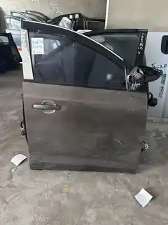 Baojun 730 · Cửa trước phải · có hư hỏng