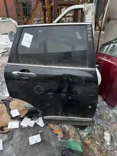 GWM h6 · Porte arrière droite · bosselé