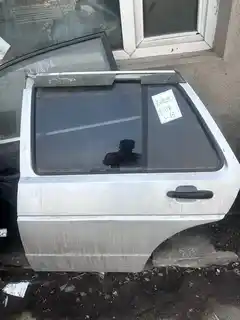 Jetta · Modelo anterior · Puerta trasera izquierda · repintado