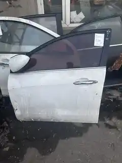 Kia k2 · Pintu depan kiri · rosak