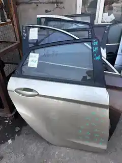 باب خلفي أيمن · Fiesta · معاد الطلاء