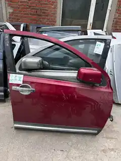 Qashqai · Right front door · damaged