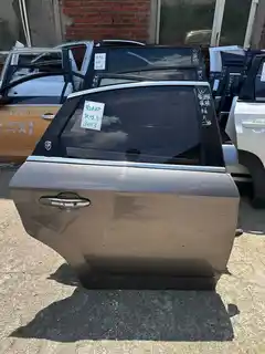 Mondeo Zhisheng · Pintu belakang kanan · dicat semula