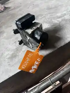 18 Sagitar · ABS pump