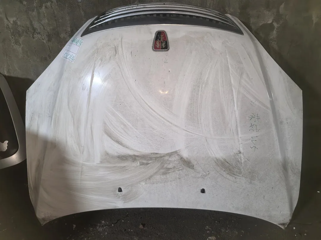 Roewe W5 · ฝากระโปรงหน้า