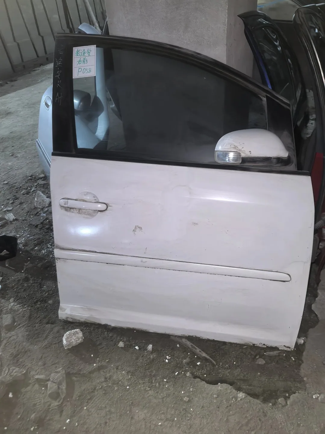 07 Volkswagen Touran · Porta dianteira direita