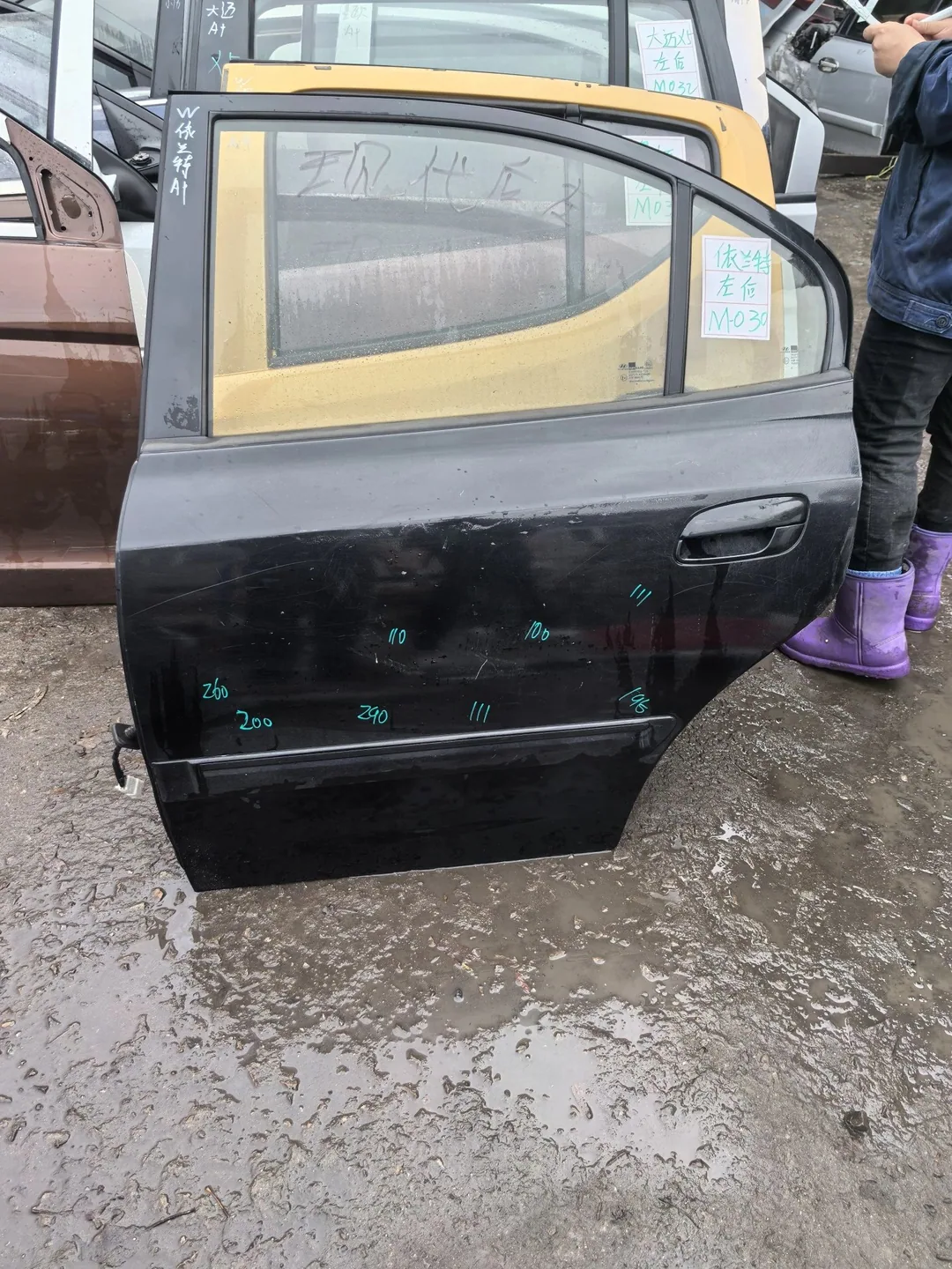 Hyundai Elantra · Pintu belakang kiri · dicat semula