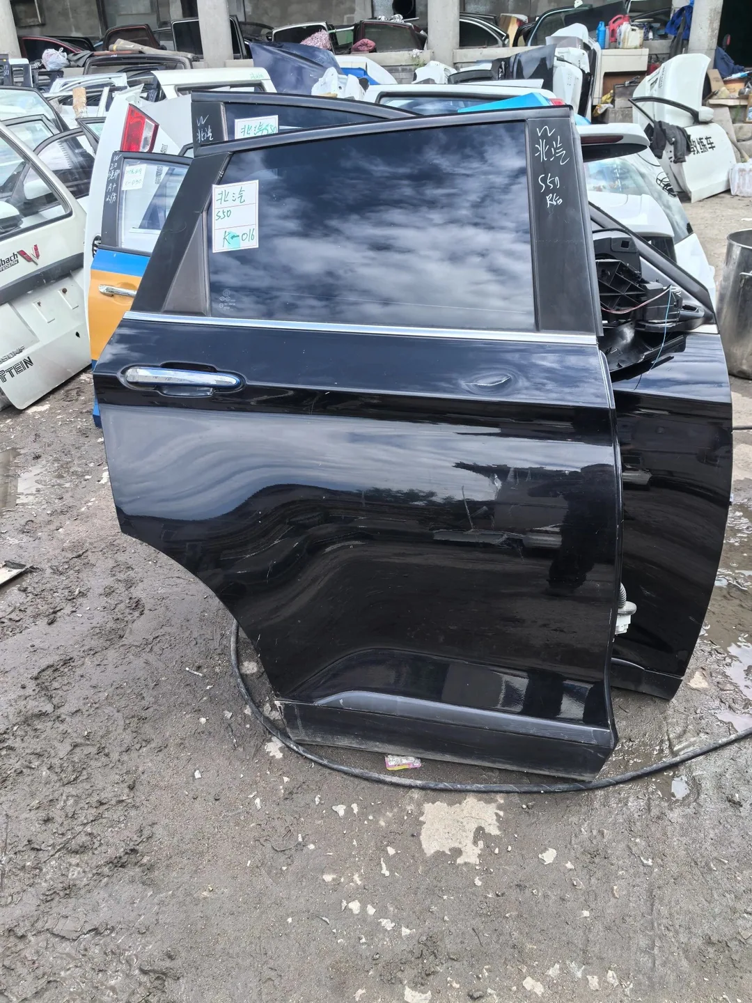 BAIC S50 · ປະຕູຫຼັງຂວາ