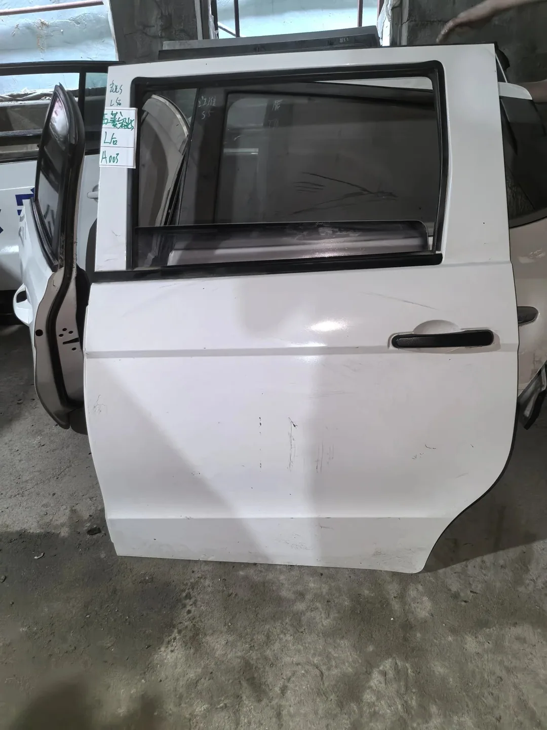 Wuling Hongguang S · ປະຕູຫຼັງຊ້າຍ