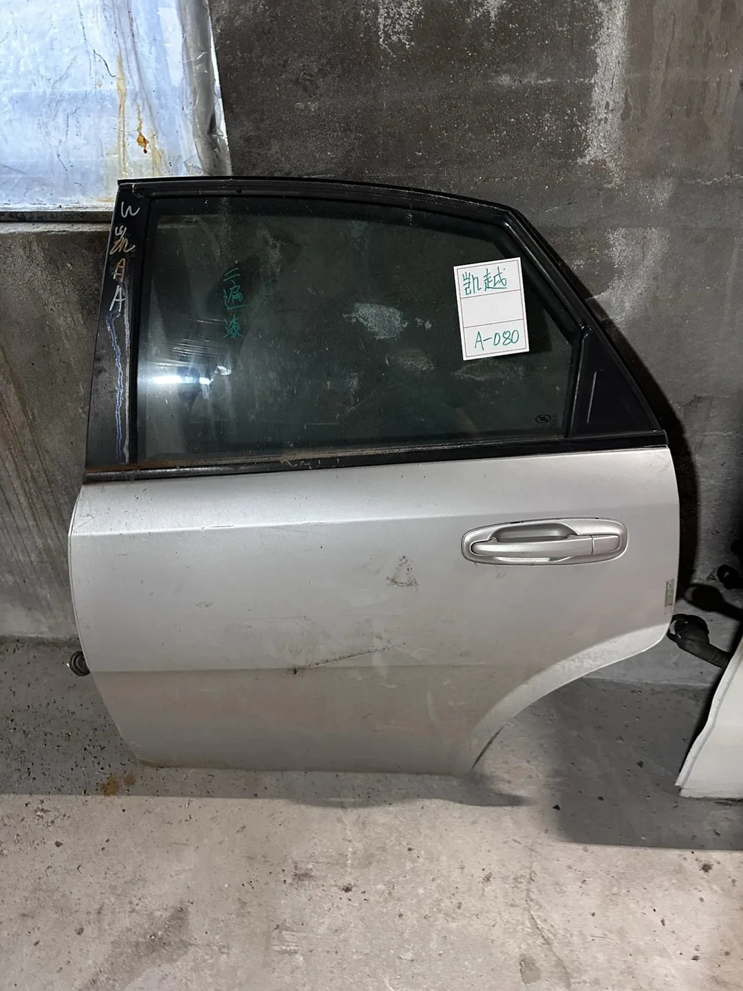 باب خلفي أيسر · Excelle