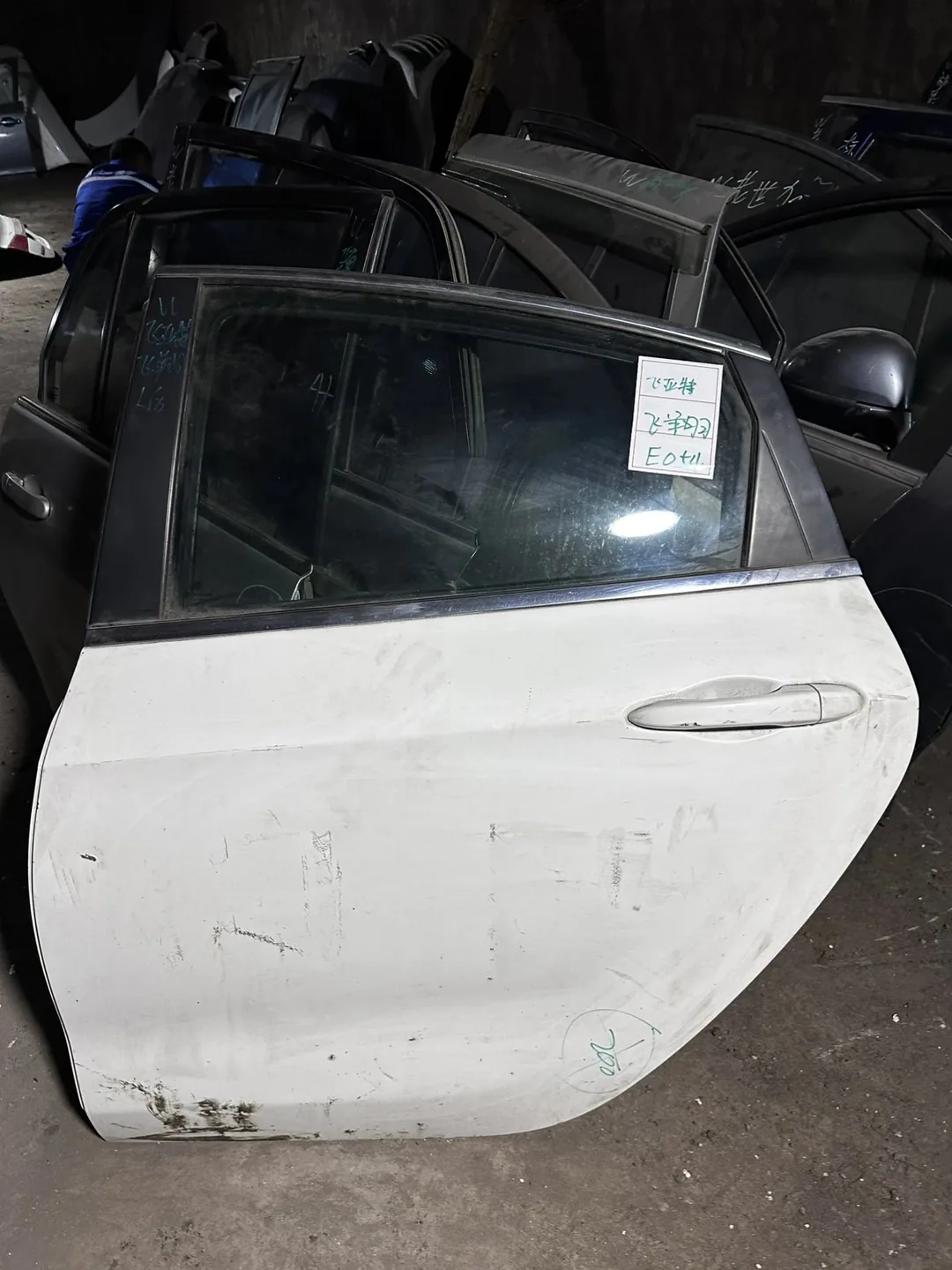 Fiat · ទ្វារក្រោយឆ្វេង