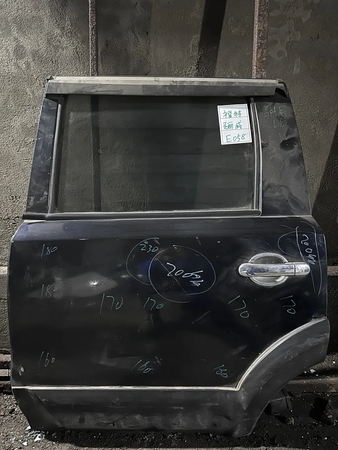 Ford Livina · Pintu belakang kiri · dicat semula