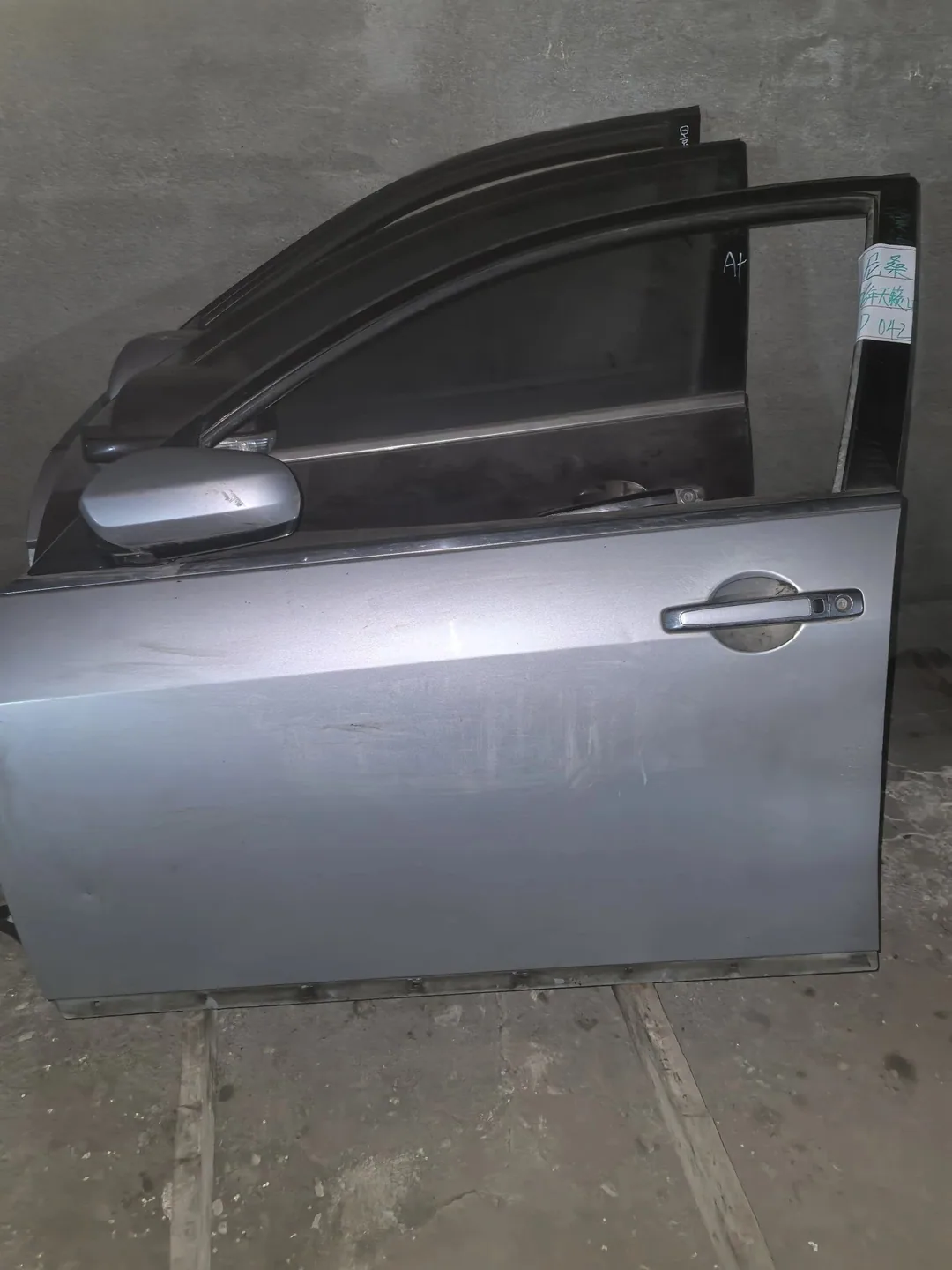 05 Nissan Teana · ประตูหน้าซ้าย