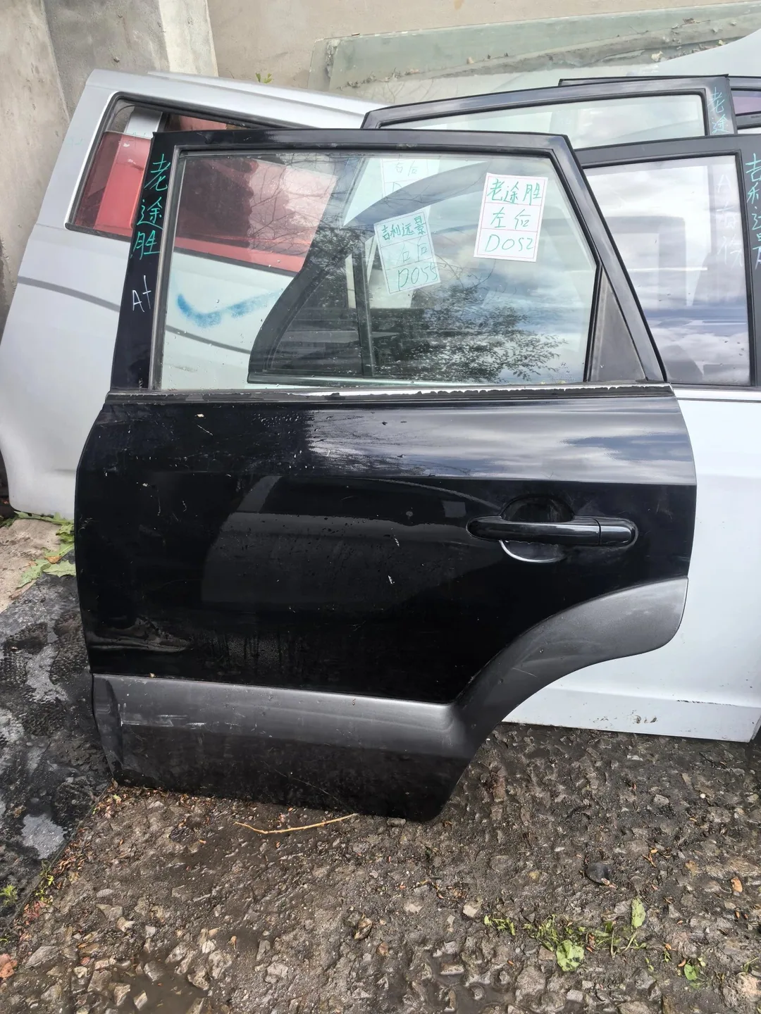 Hyundai Tucson · รุ่นเก่า · ประตูหลังซ้าย