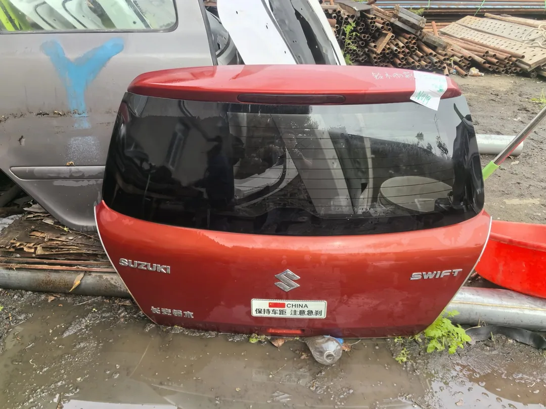 Suzuki Swift · ฝากระโปรงท้าย