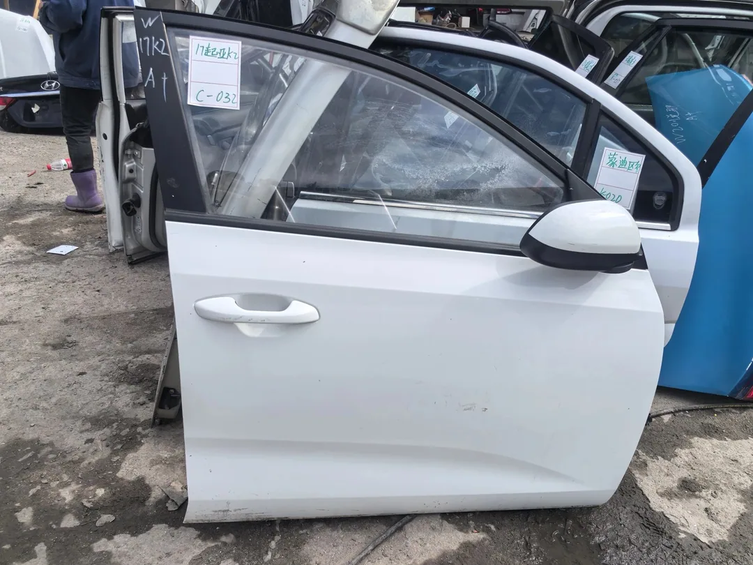 باب أمامي أيمن · 17 Kia k2