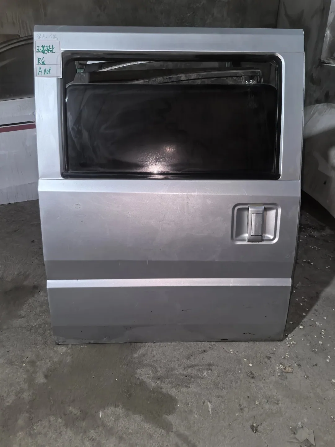 Wuling Rongguang · Pintu belakang kanan