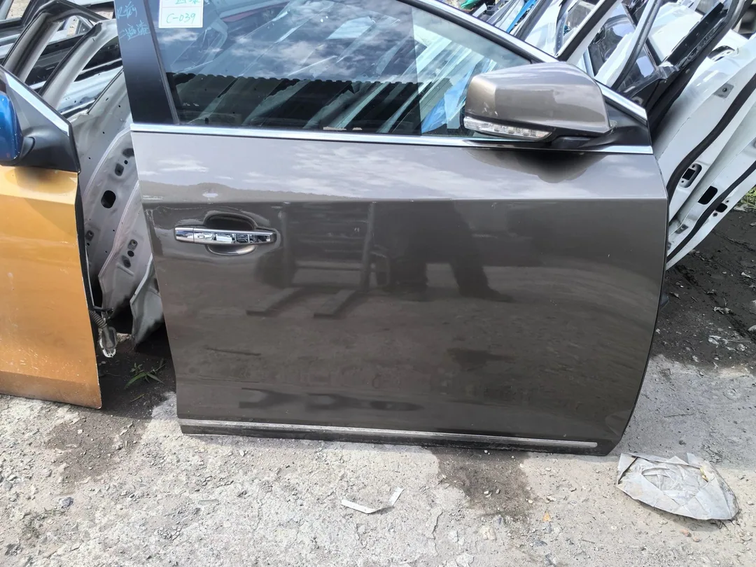 Buick LaCrosse · Pintu depan kanan · dicat semula