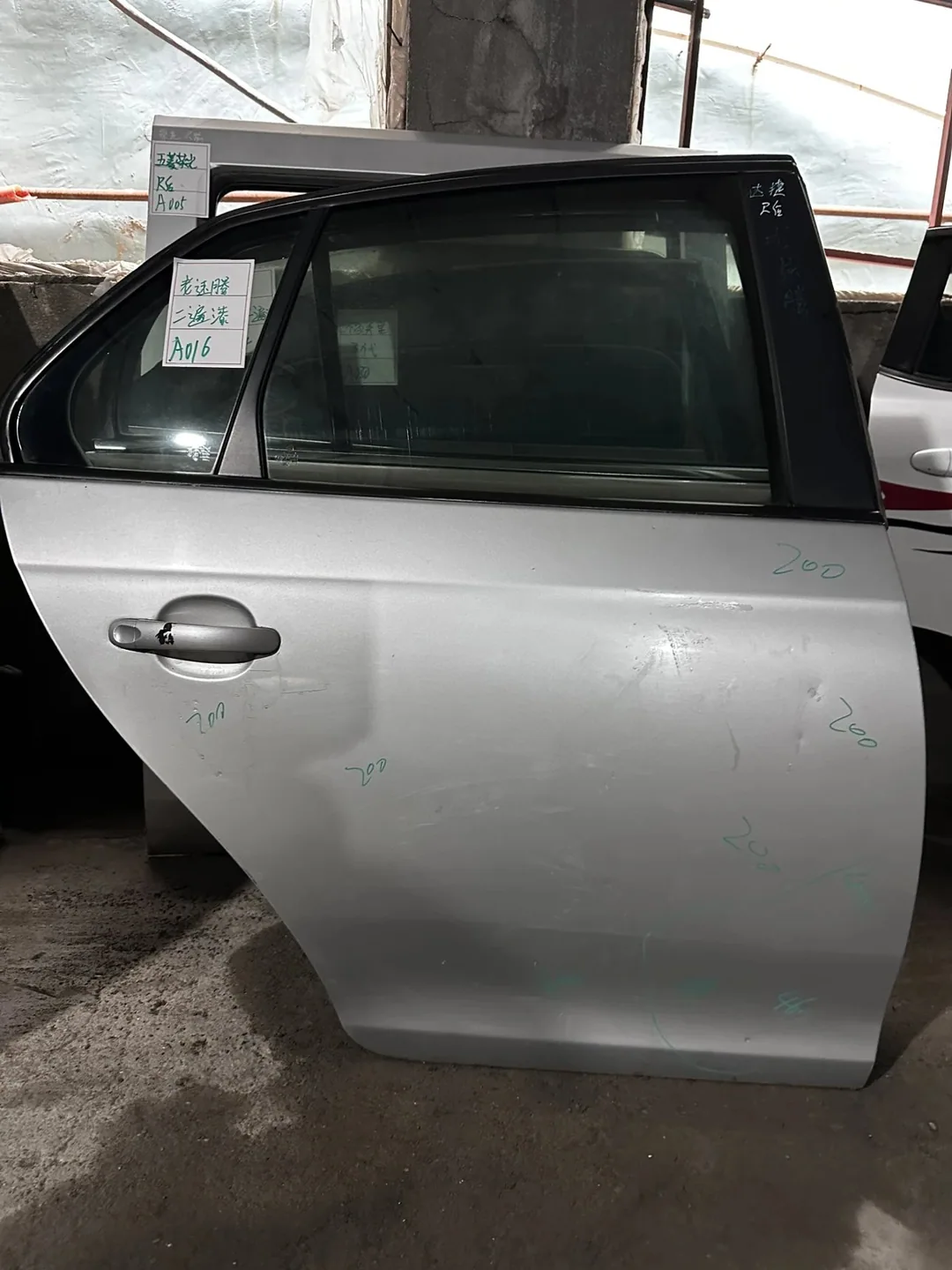 Sagitar · Model lama · Pintu belakang kanan · dicat semula