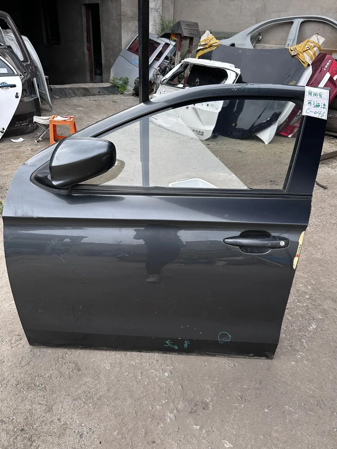 Elysée · Pintu depan kiri · dicat semula