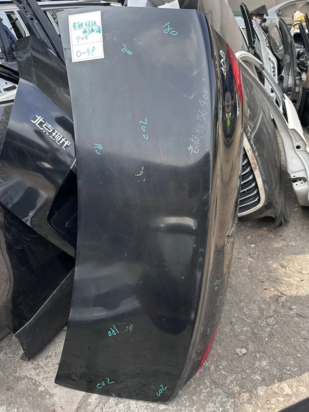 Peugeot 408 · Model lama · Penutup but · dicat semula