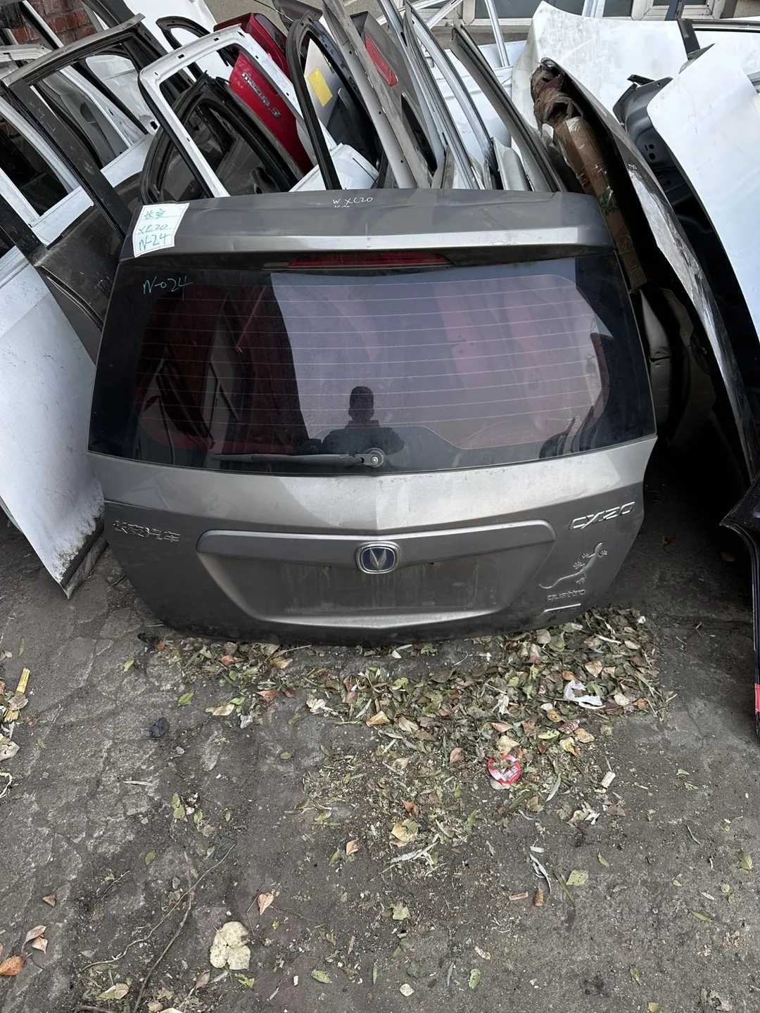 Changan CX20 · Couvercle de coffre
