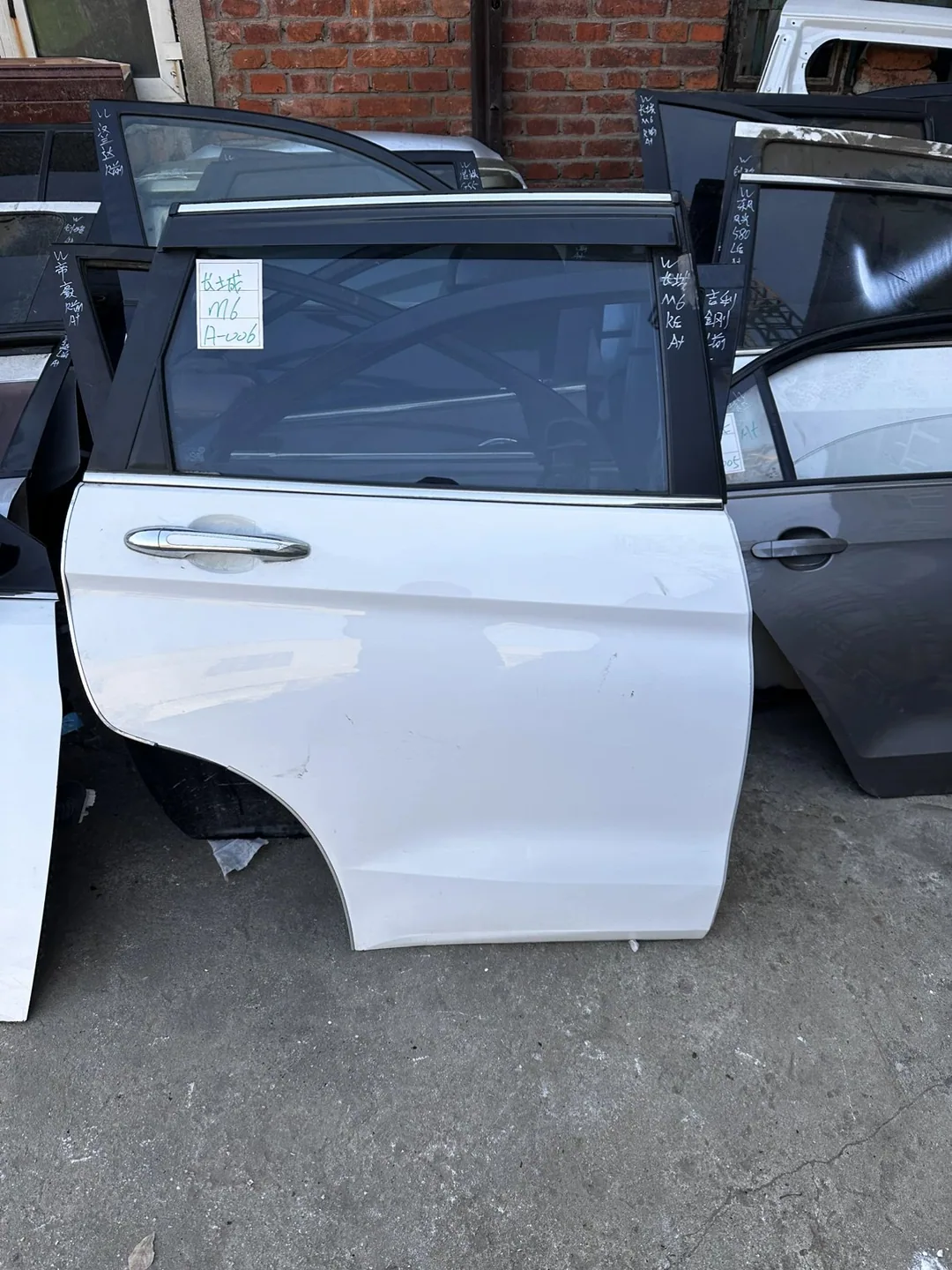 GWM M6 · Right rear door