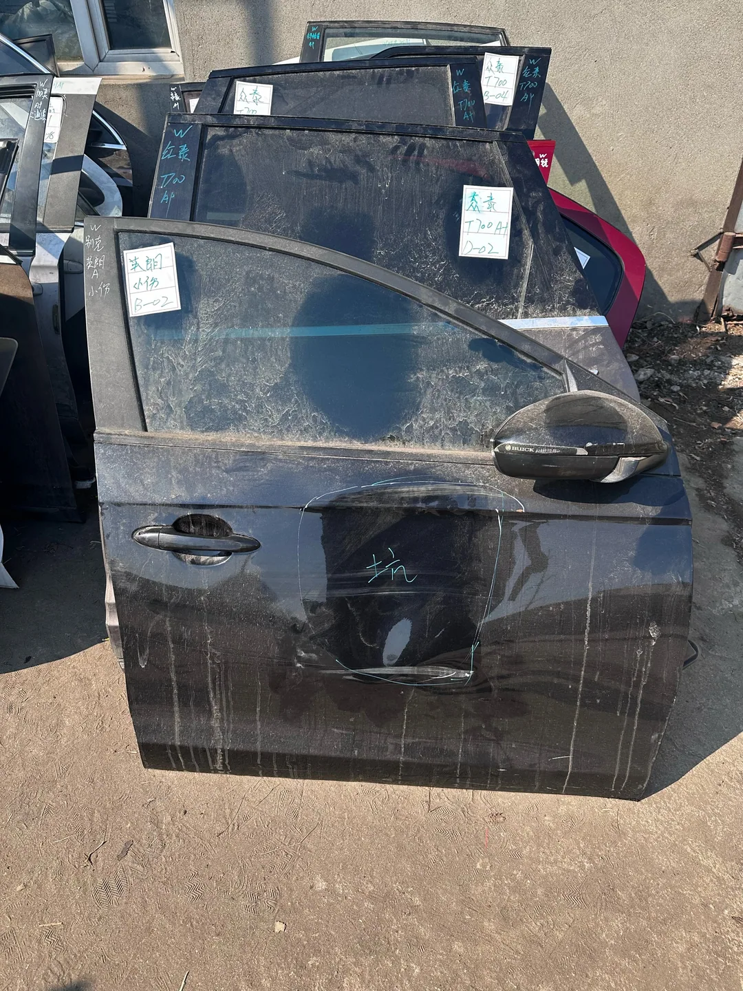 Buick Excelle GT · Pintu depan kanan · rosak