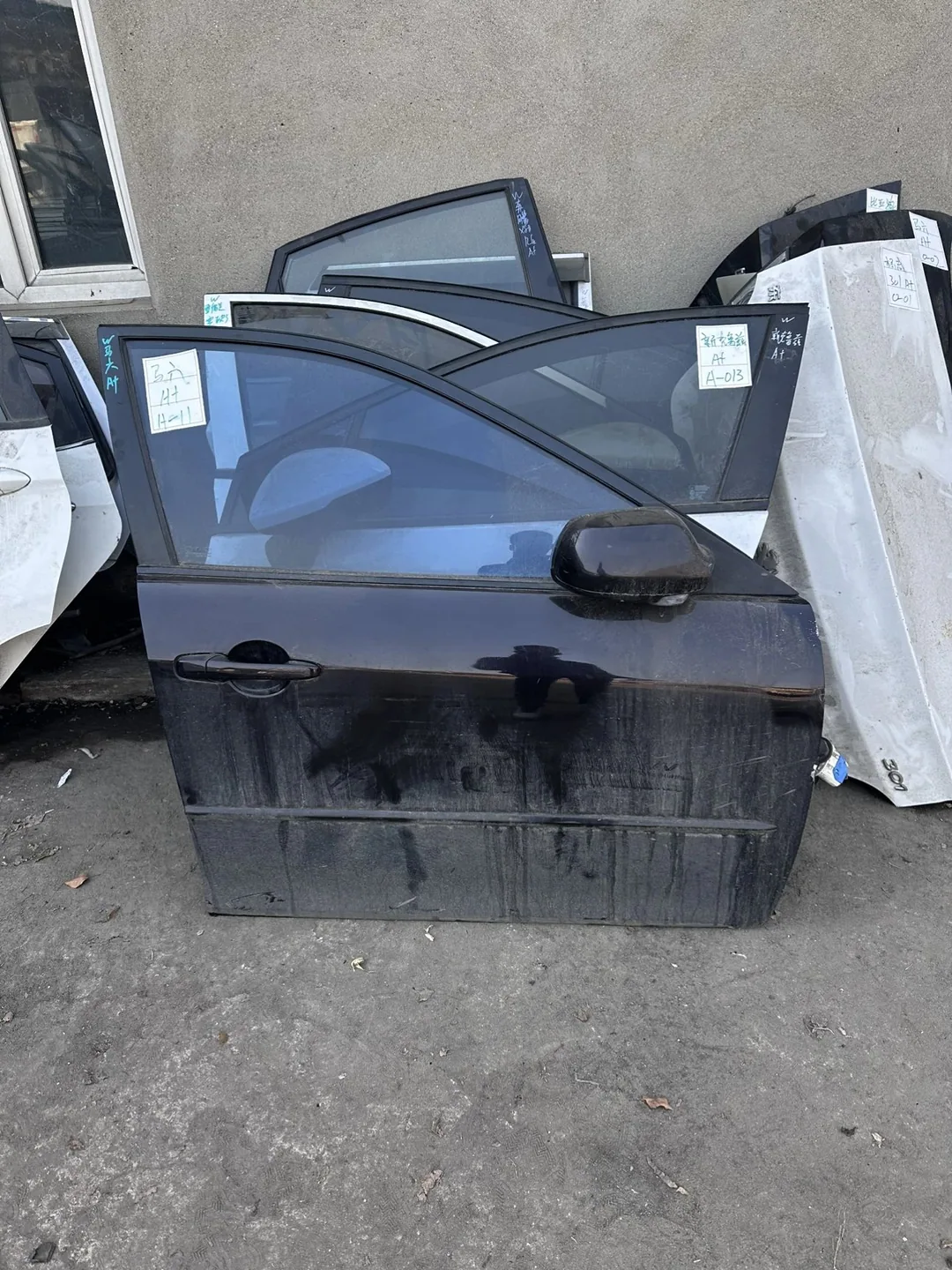 Mazda 6 · Pintu depan kanan · kerosakan kecil
