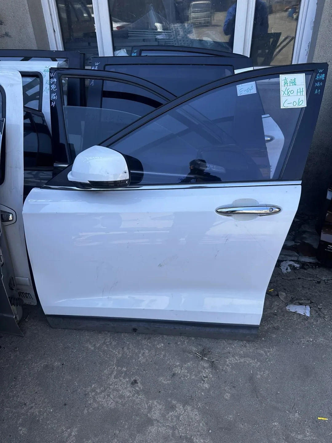 Bestune X80 · Pintu depan kiri