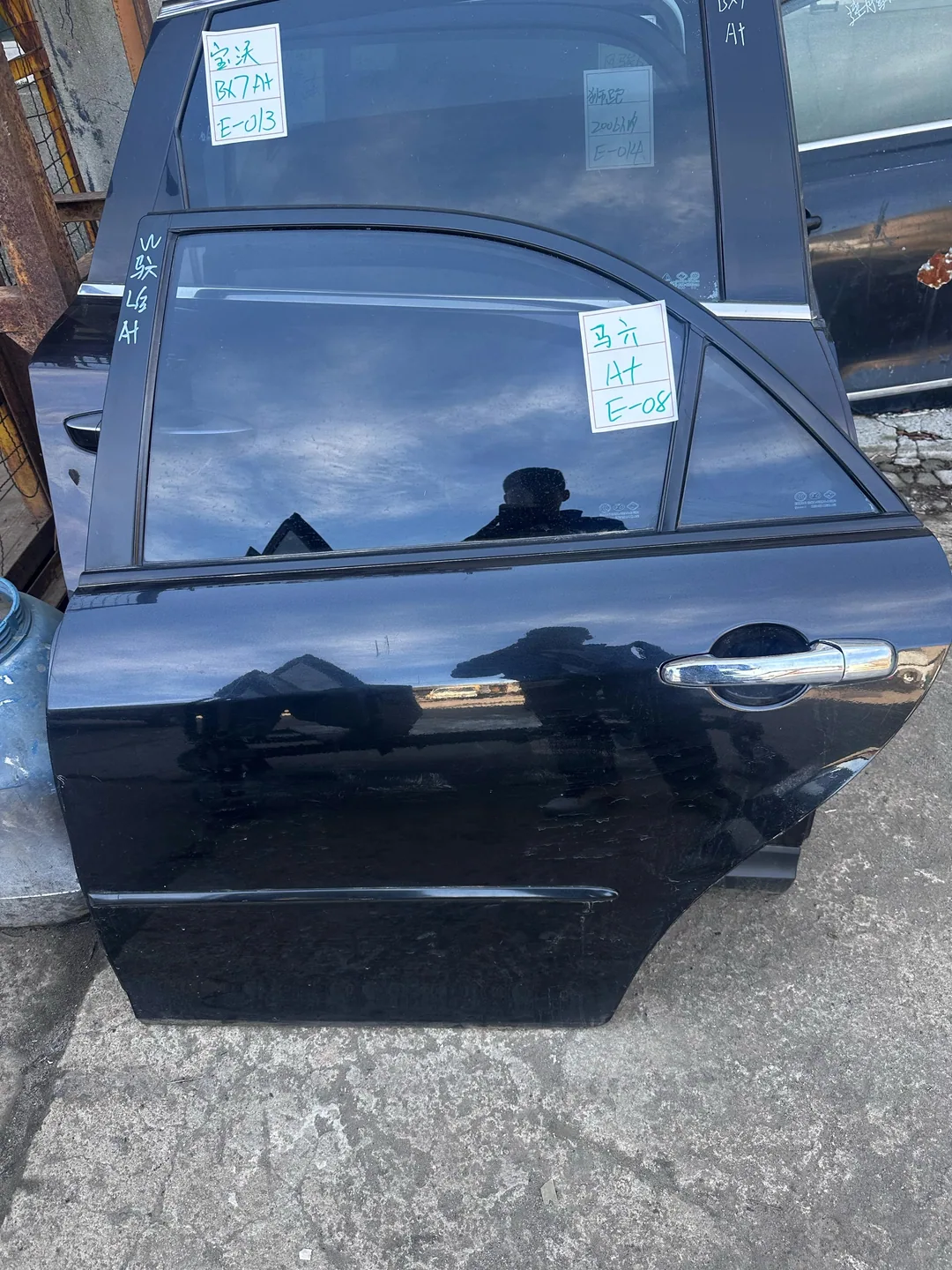 Mazda 6 · Pintu belakang kiri