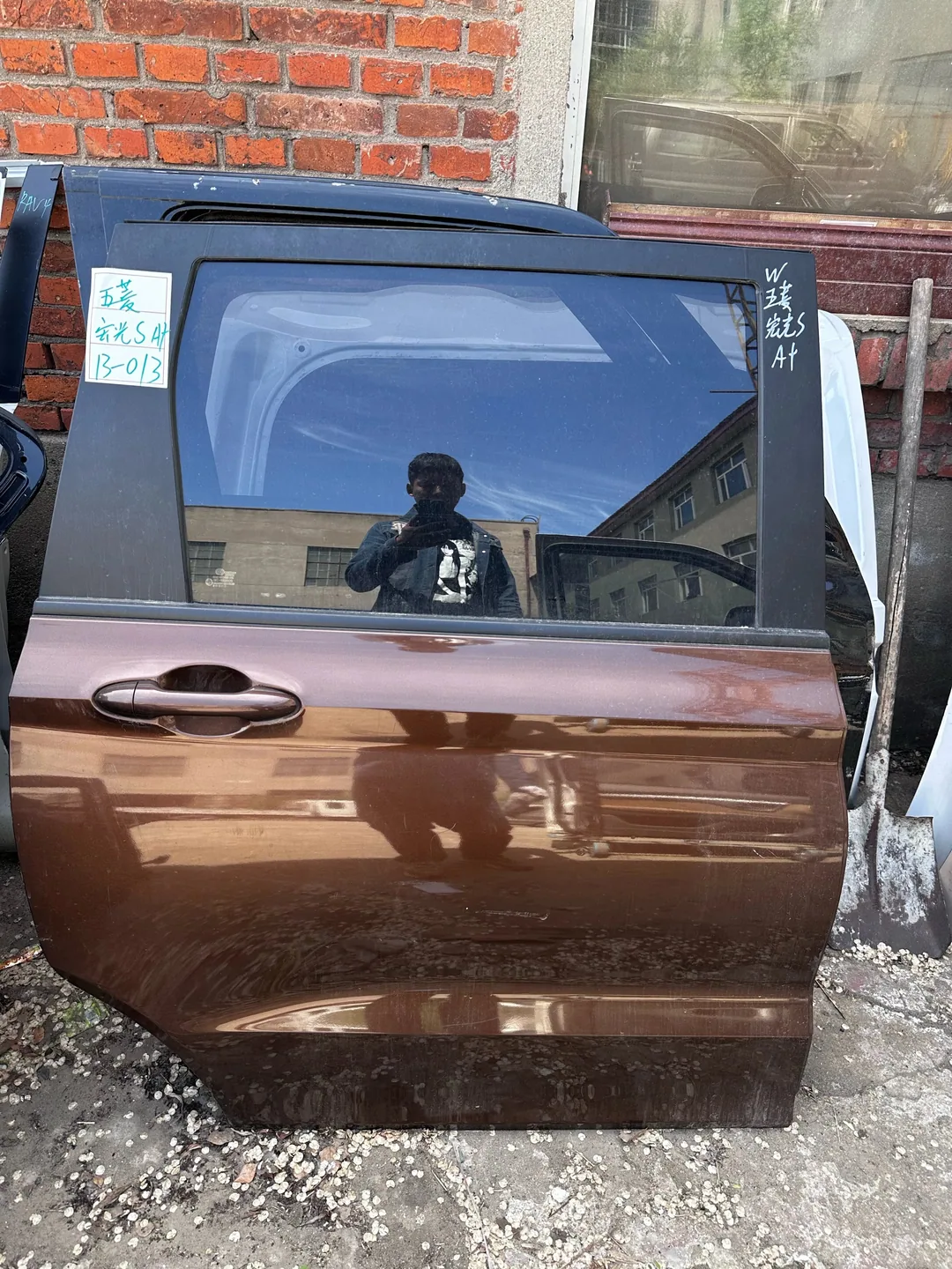 Wuling Hongguang S · Right rear door
