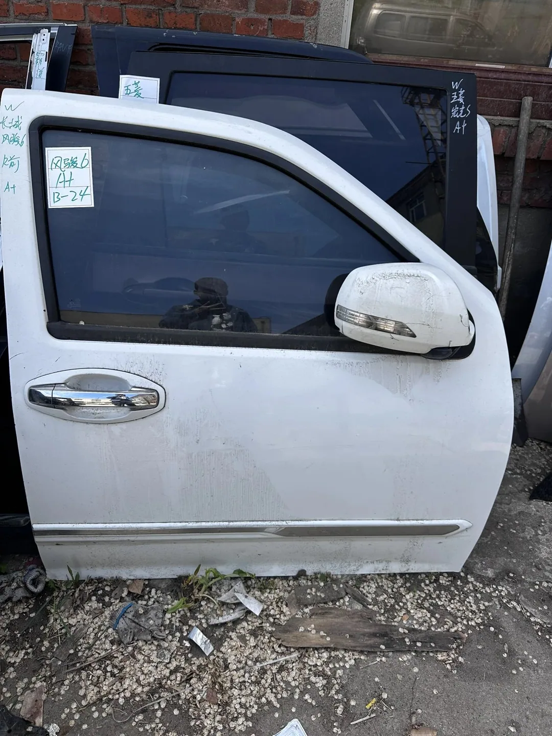 GWM Wingle 6 · Pintu depan kanan